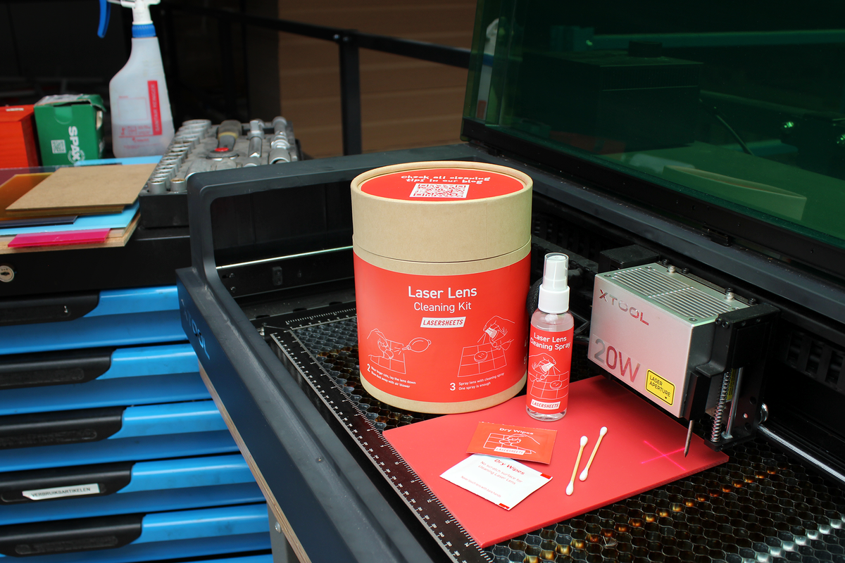 Kit per la pulizia delle lenti laser